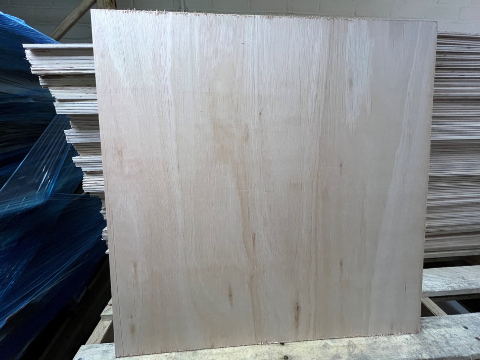 plywood pattress  595 X 595mm ( 600 X 600 )  Box of 5 pieces  6mm thick